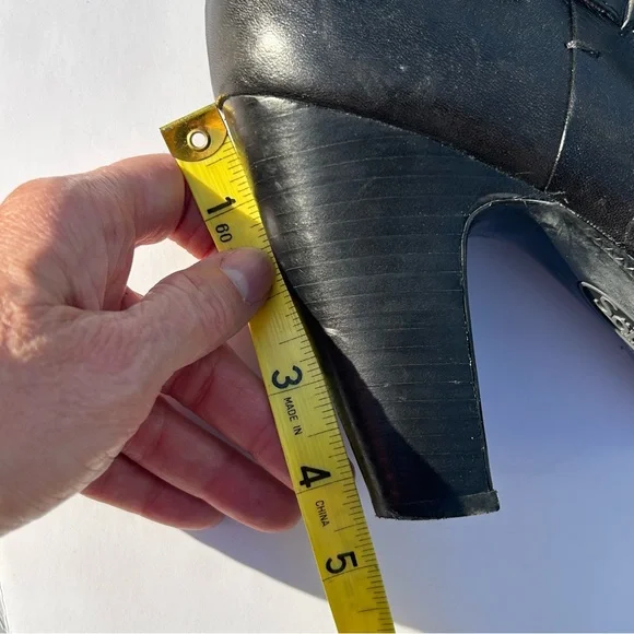 Sofft Black Leather Side 1/2 Zip Boots Sculpted Edge 4 1/2” Angled Heel Size 8.5 - Picture 4 of 15